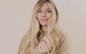 Брежнєва: Весна. Квіти. Кольори