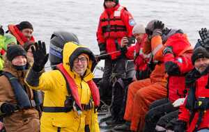 Украинский ледокол "Ноосфера" доставит полярников в Чили, оттуда они будут добираться до Украины самолетами и наземным транспортом