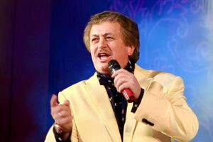 За словами Поповича, зараз він уже відремонтував будинок, зруйнований окупантами, але жити там поки не можна