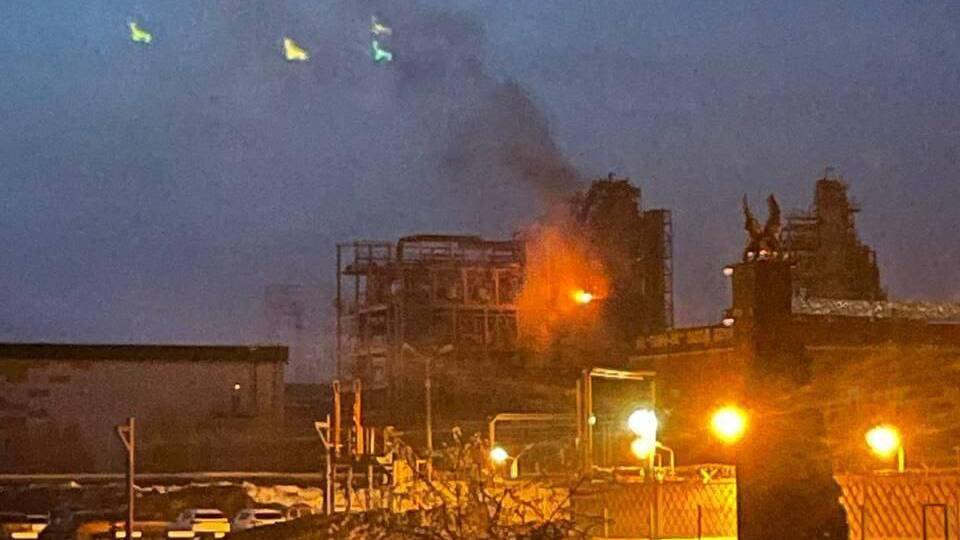 Кроме военного завода, дроны атаковали в Татарстане НПЗ