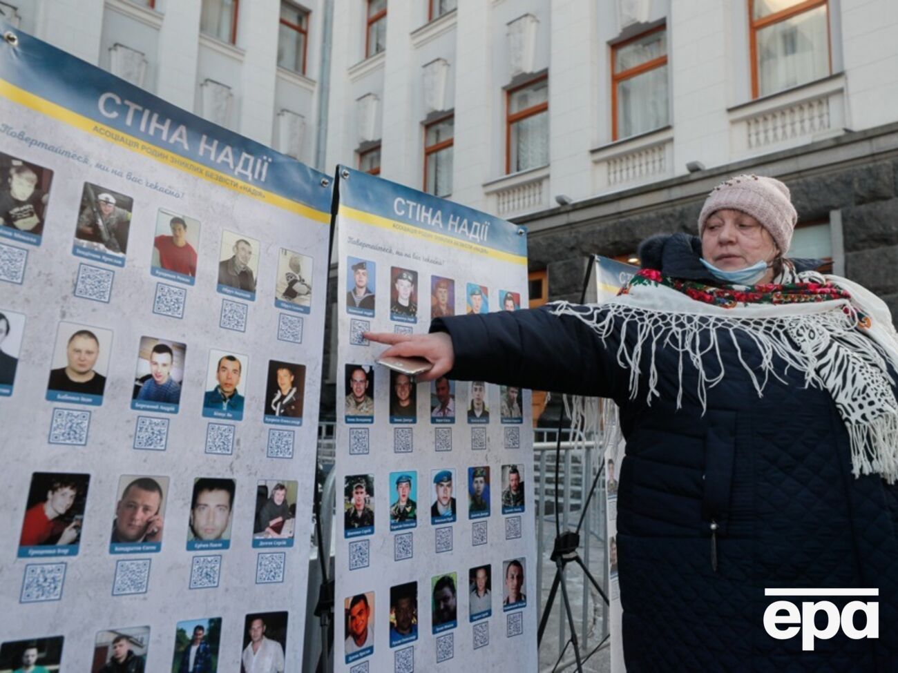 По неофициальным данным, российские оккупанты удерживают примерно 28 тыс. гражданских украинцев