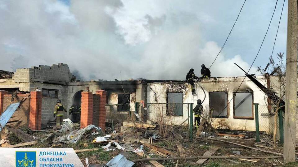 У Покровську від російських обстрілів постраждала сім'я, є руйнування, повідомили у прокуратурі