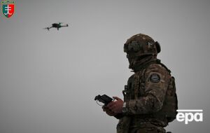 В результате удара дронами по аэродрому Морозовск повреждены либо уничтожены по меньшей мере 14 самолетов ВКС РФ, сообщают украинские СМИ со ссылкой на источники в СБУ