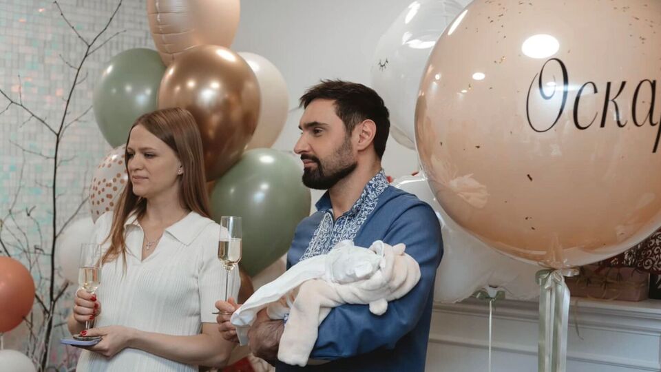 Козловський у грудні 2023 року одружився зі своєю піарницею Бакуменко