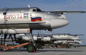 В результате атаки дронов на аэродроме Энгельс-2, вероятно, получили значительные повреждения три Ту-95МС, отметили в ГУР МО