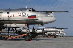 Унаслідок атаки дронів на аеродромі Енгельс-2, імовірно, значно пошкоджено три Ту-95МС, зазначили в ГУР МО