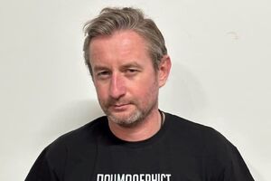 Жадан родился в 1974 году в Старобельске Луганской области. Сейчас этот город находится в оккупации