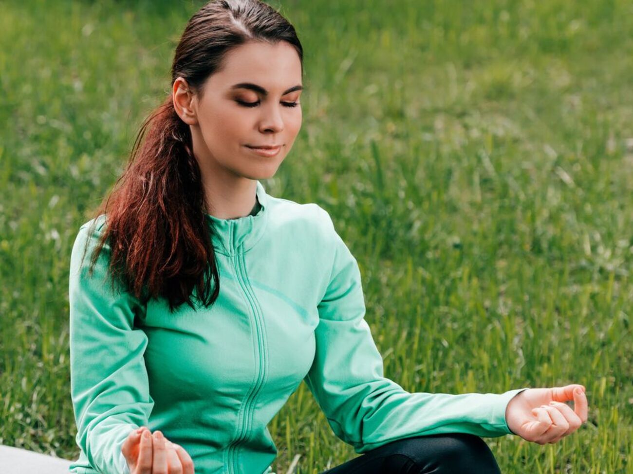 Для технік розслаблення важливо прийняти зручну позу