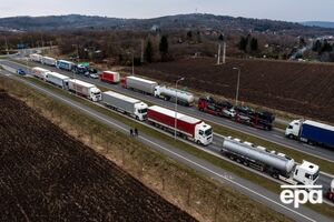 Поляки частково припинили блокування руху вантажівок на кордоні