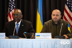 Остін і Умєров проводять щотижневі переговори