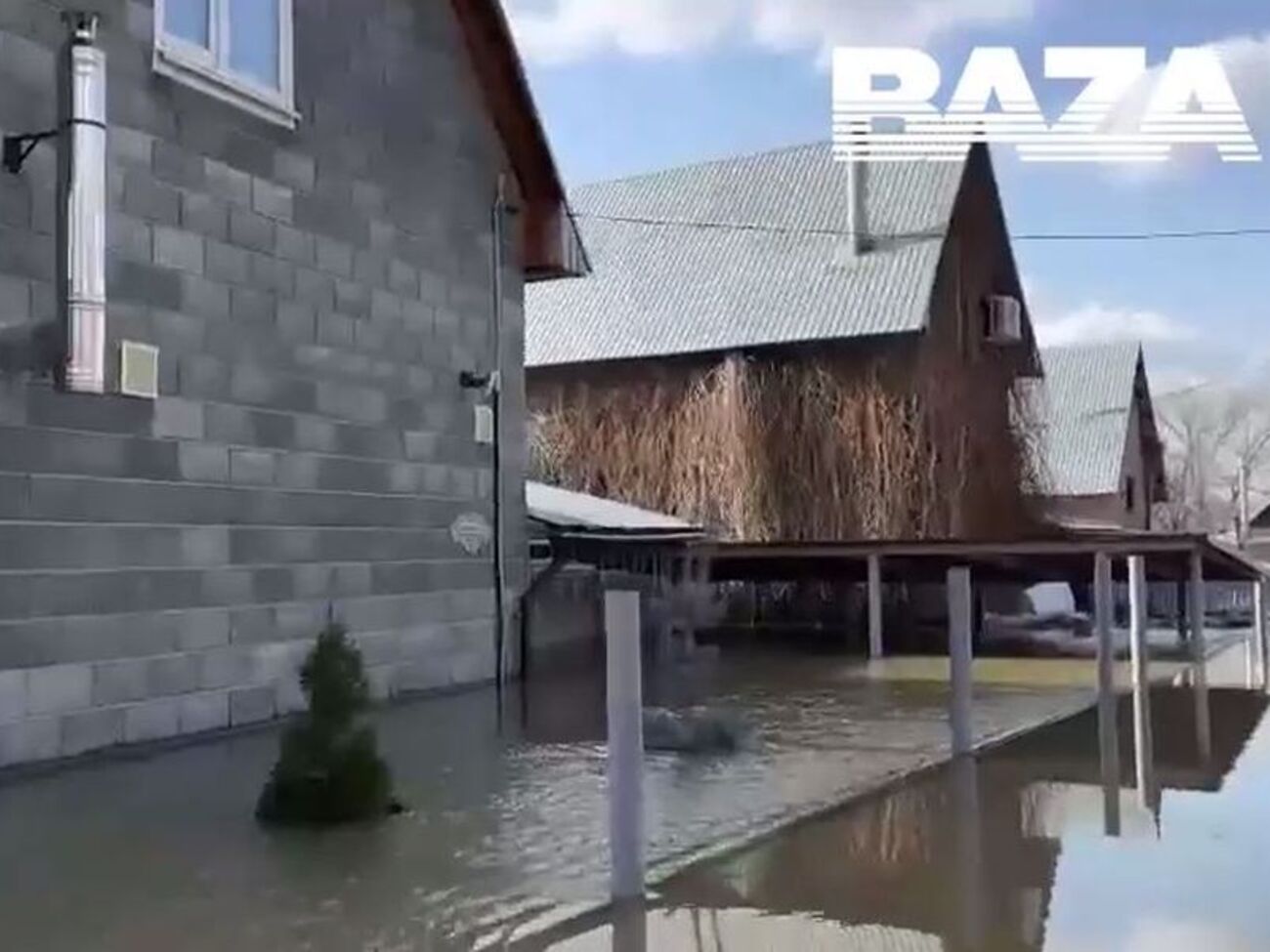 В Орске затопило улицы