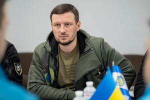 По словам Прокудина, захватчики управляемыми авиабомбами ударили по селу Змиевка Бериславского района
