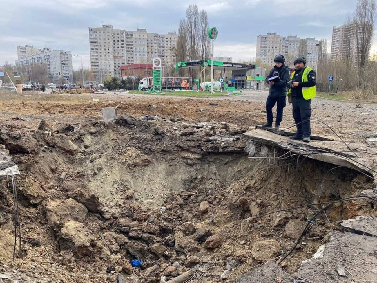 Унаслідок російських ударів у Харкові вночі з'явилося дві вирви розміром п'ять на п'ять метрів, розповів Болвінов