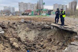 Унаслідок російських ударів у Харкові вночі з'явилося дві вирви розміром п'ять на п'ять метрів, розповів Болвінов