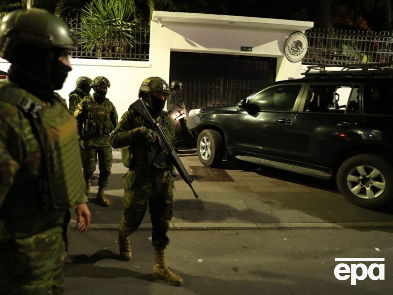 Полиция Эквадора заходила в мексиканское посольство в Кито