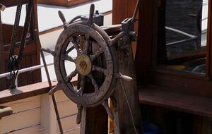 Катер столкнулся с пришвартованным судном