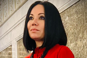 Навіть у війну люди знають переважно блогерів і спікерів, а не реальних героїв із їхніми подвигами. Це теж соціологія, у якій Арестович значно відоміший за Сирського