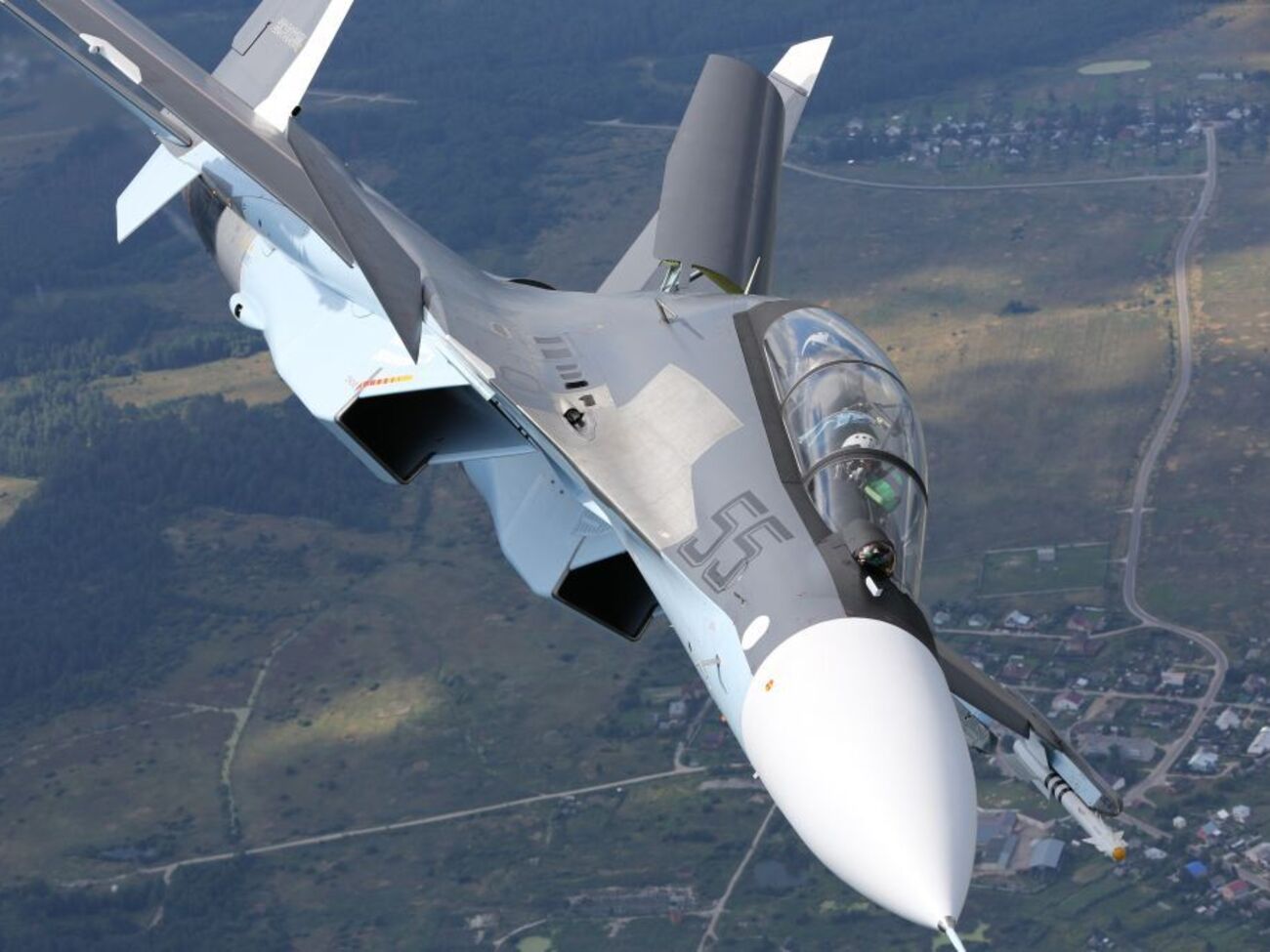 По данным СМИ, в результате атаки дронов повреждения получили четыре российских Су-30СМ