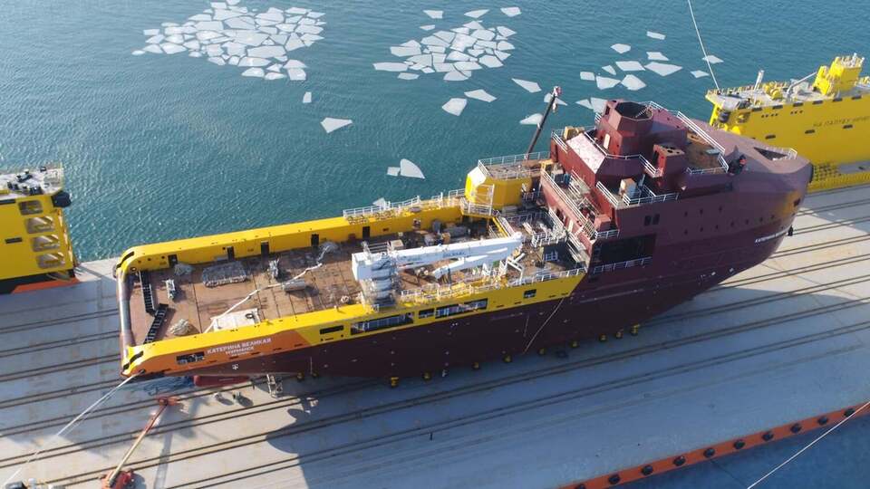 Ледокол стоял в ремонтном доке