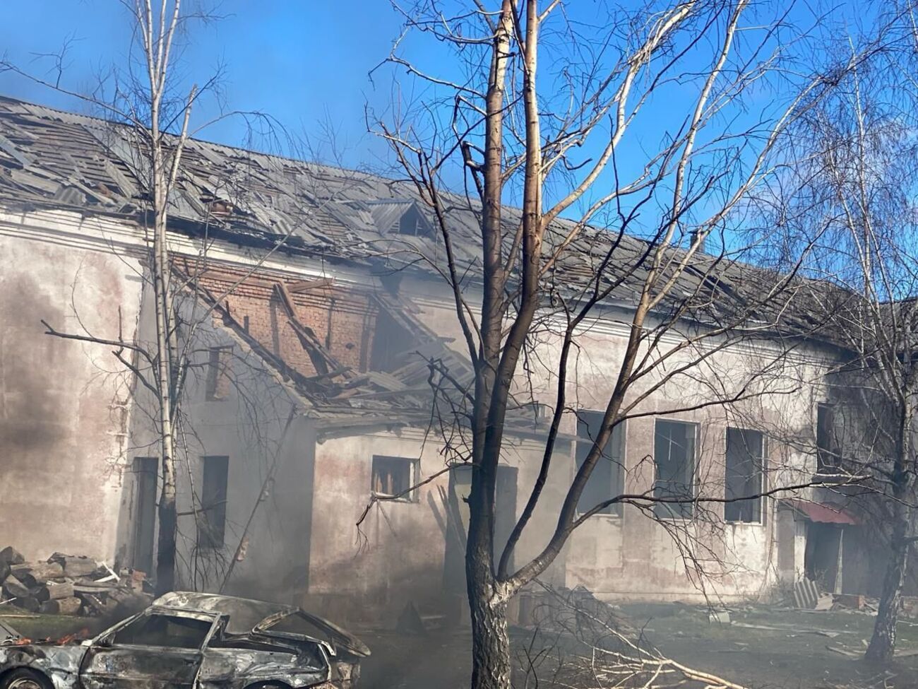 Россияне сбросили бомбы на два города Сумской области, последствия атаки уточняются, заявили в ОВА