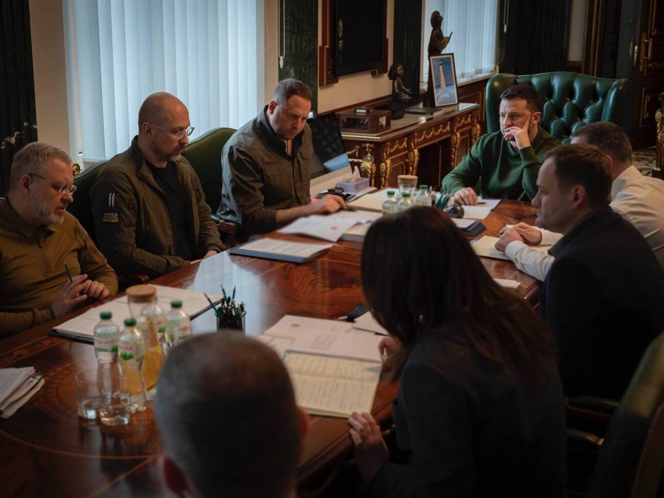 Зеленський провів нараду щодо енергетичної та соціальної ситуації у Харкові