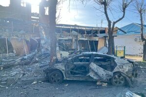 Внаслідок удару по Білопіллю, крім постраждалих людей, зруйновано будинки і знищено машини