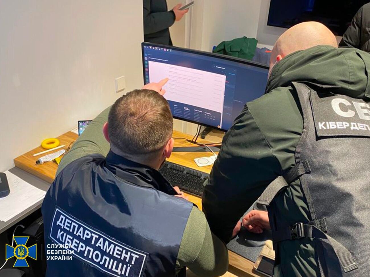 Во время операции украинским хакерам удалось уничтожить более 300 Тб данных в дата-центре, который использовали крупнейшие компании России и ВПК агрессора