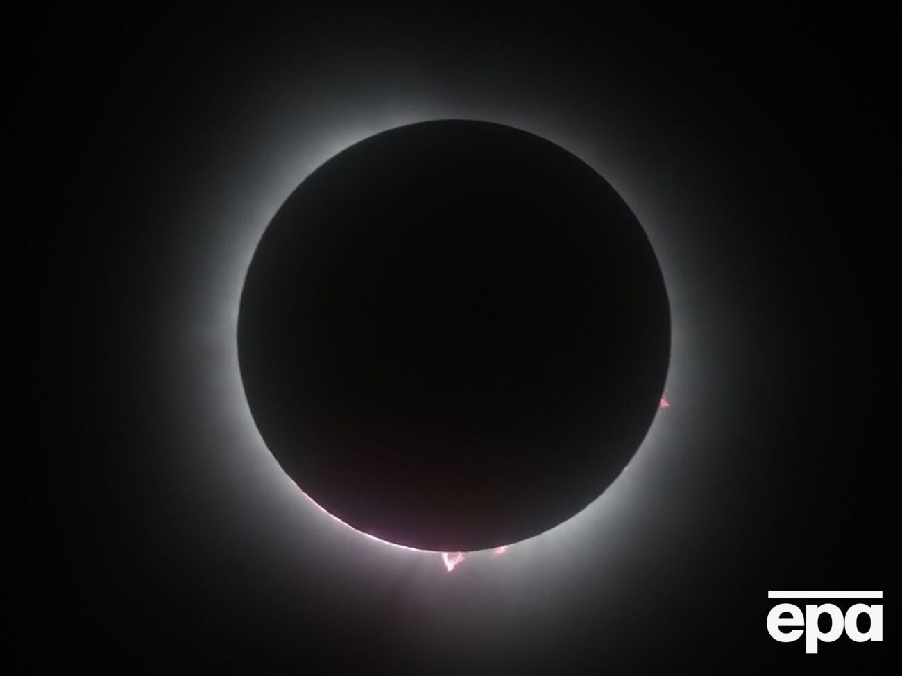 В Северной Америке наблюдалось солнечное затмение