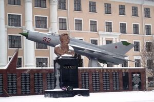 За інформацією ЗМІ, пошкоджено фасад будівлі центру й вікна
