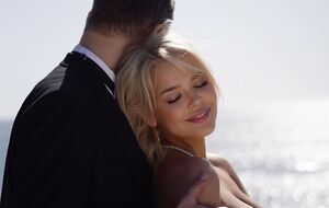 У березні співачка випустила кліп, у якому знялася в образі нареченої. Хто зіграв роль нареченого, вона не афішує