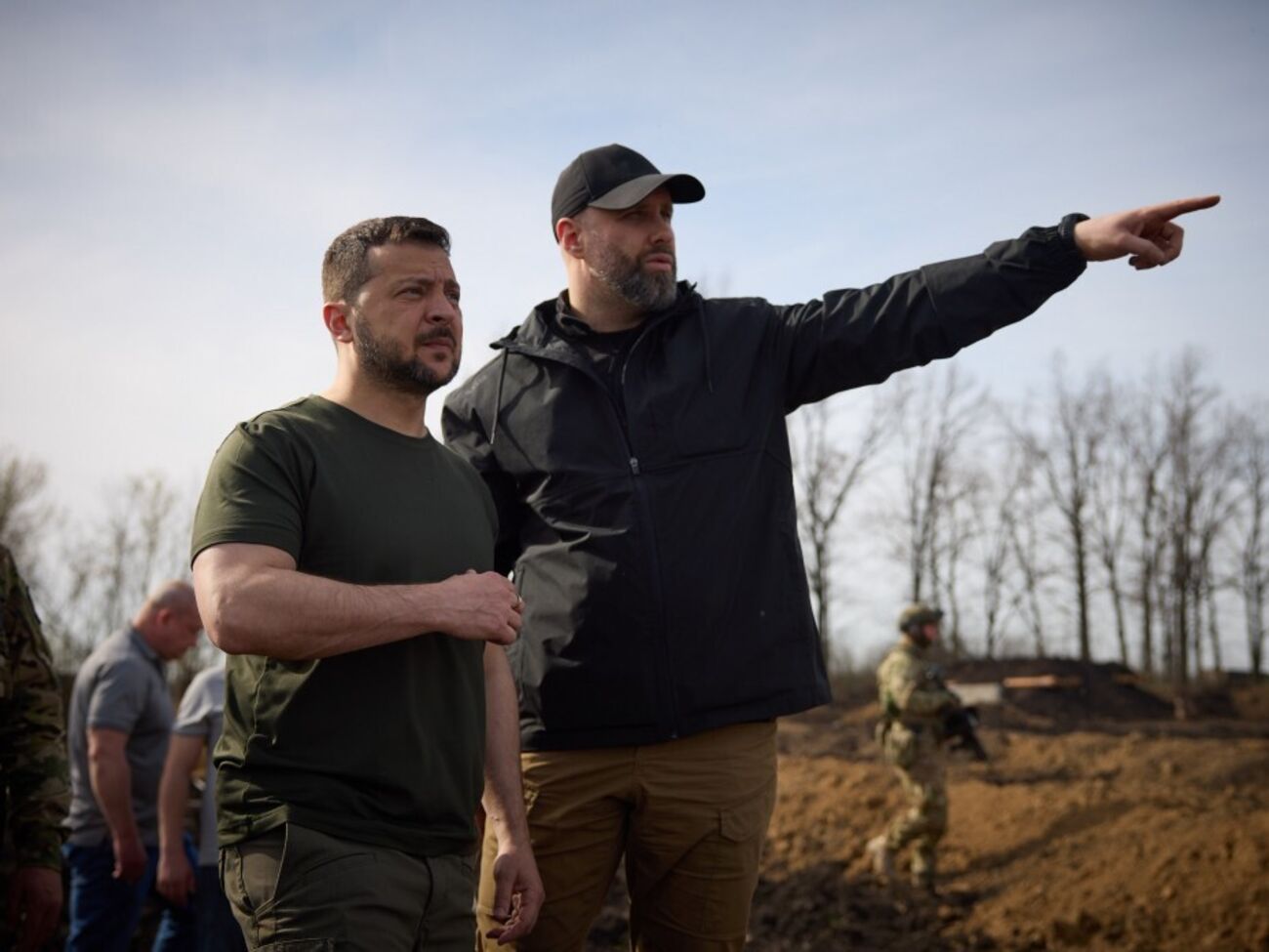 Зеленський і Синєгубов оглянули фортифікаційні споруди в Харківській області