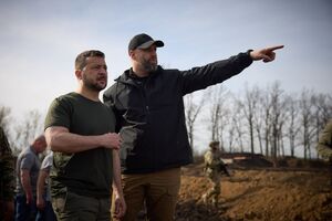 Зеленський і Синєгубов оглянули фортифікаційні споруди в Харківській області