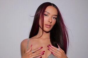 Українці критикували Голан за те, що 2016 року вона співала на конкурсі "Нова хвиля" у тимчасово окупованому Криму