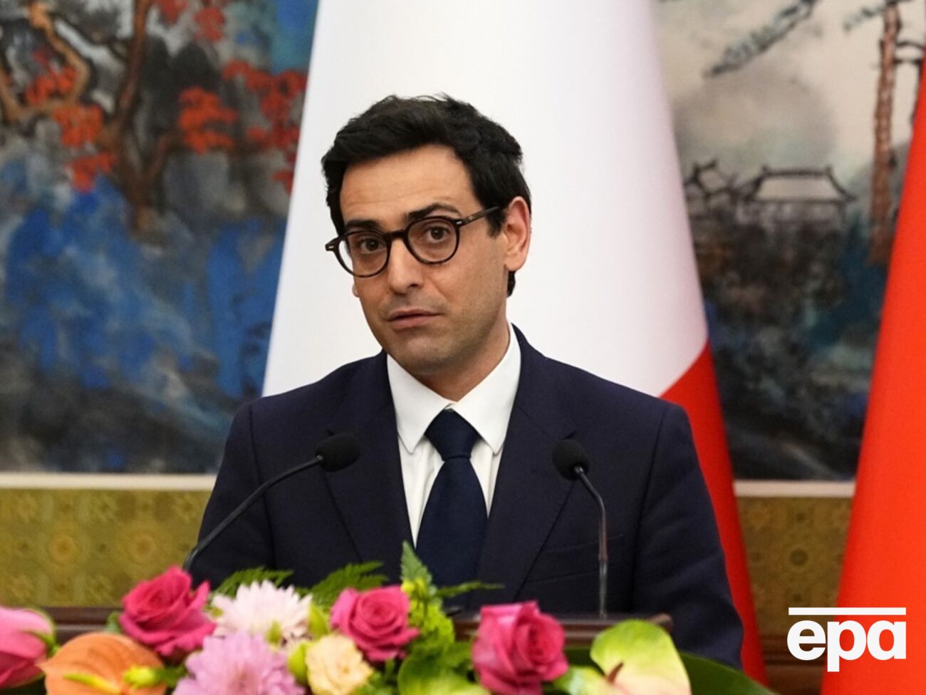 Сежурне вказав на брак довіри між Францією і Росією