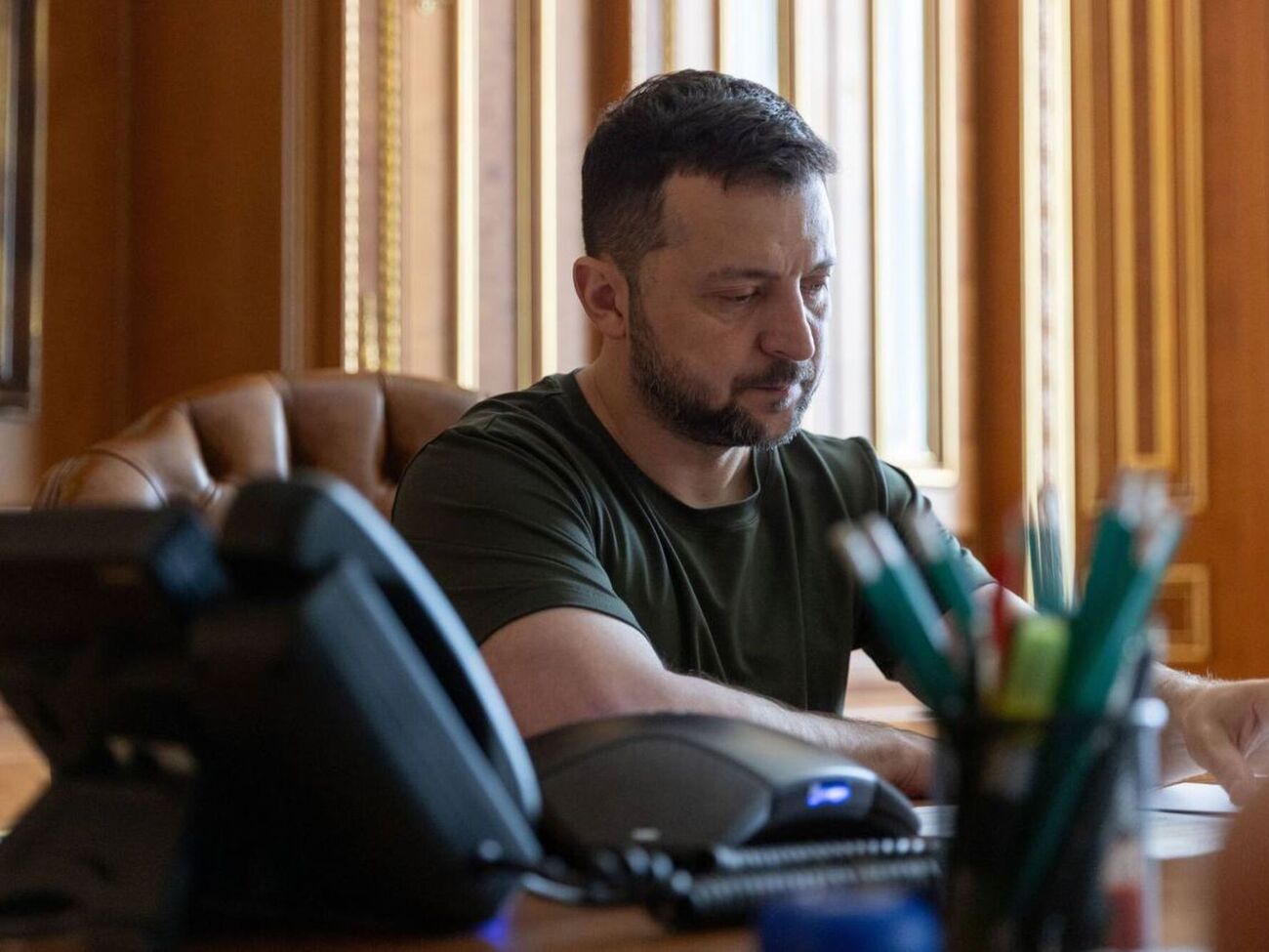 По словам Кошевого, в личном общении он называет украинского президента Вованом и Зеленым