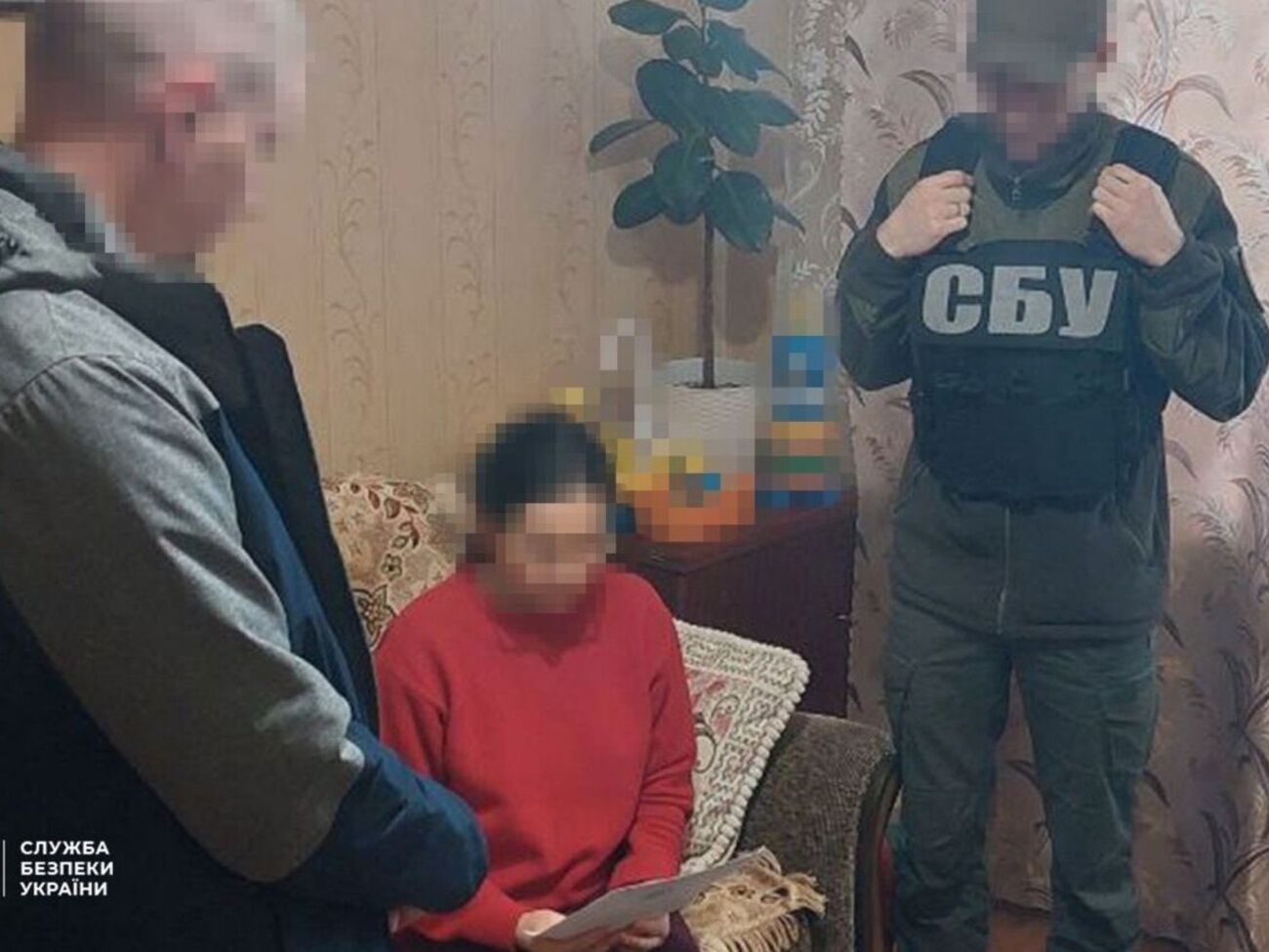 Під час обшуків у квартирі підозрюваної вилучили мобільний телефон із доказами її протиправної діяльності на користь РФ