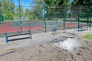 От обстрела, среди прочего, пострадали больница и спортплощадка