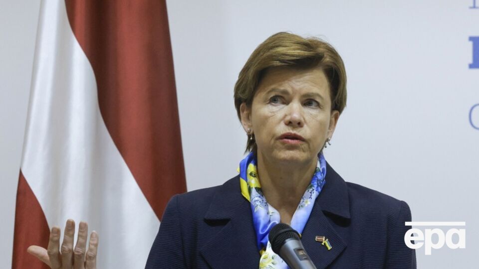 Браже зазначила, що міжнародне право дозволяє Україні бити по місцях, звідки РФ її атакує