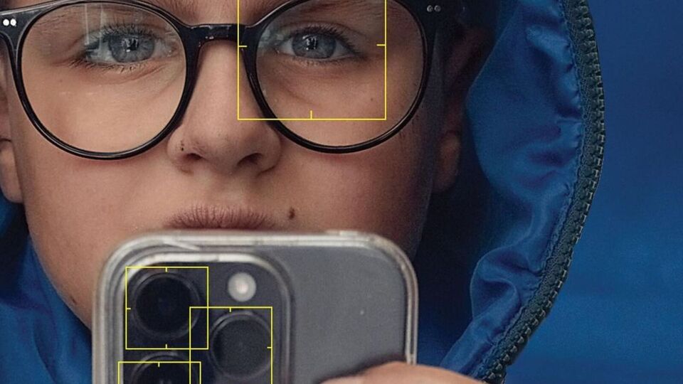 В работе над фильмом приняли участие около 12 тыс. украинцев