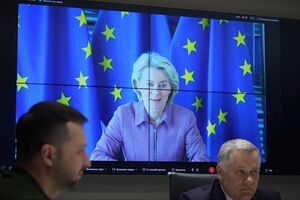 Зеленський під час відеорозмови з фон дер Ляєн подякував їй за те, що "ЄС разом з Україною", зазначили в ОП