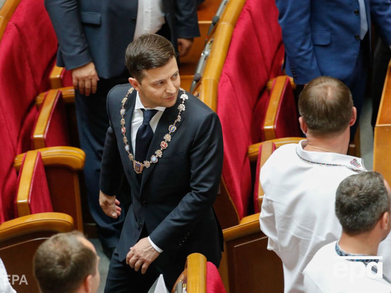 Зелеский вступил в должность 20 мая 2019 года