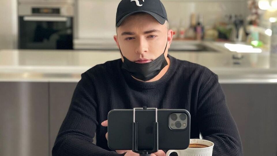 Данилко вперше вийшов на сцену в образі Вєрки Сердючки 1 квітня 1993 року на "Гуморині" в Полтаві