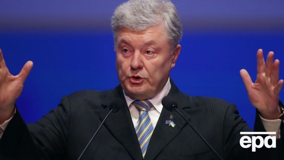 По словам Пермана, Порошенко сам предложил профинансировать спектакль Виктюка