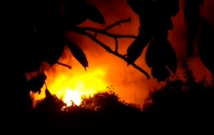 Пожар на нефтебазе в Ровеньках