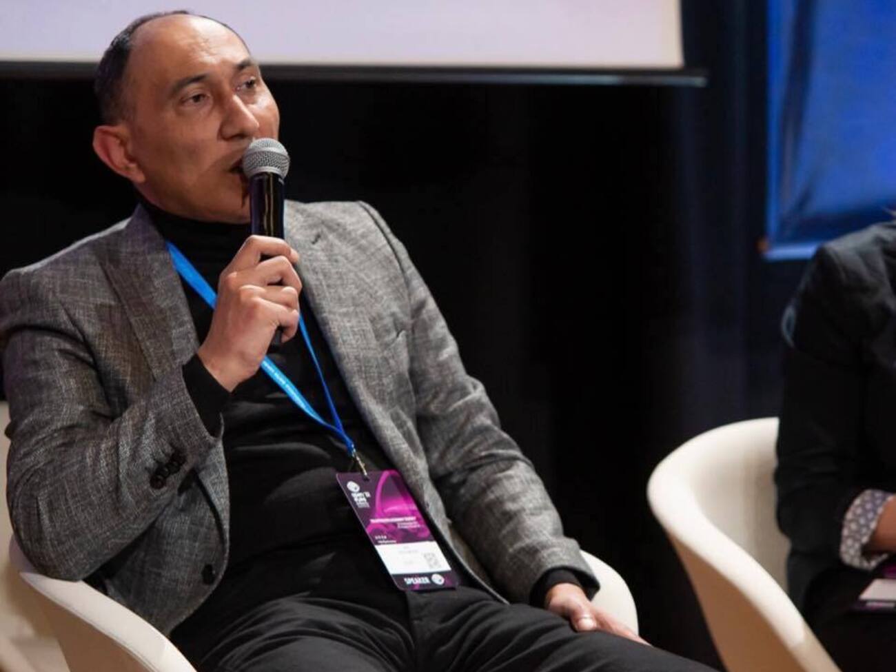 Щодо танків окупанти "ще тримаються", зазначив Рустамзаде