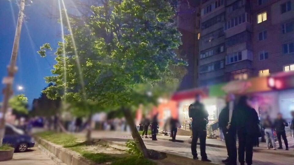 В результате взрыва гранаты в Броварах ранены полицейский и правонарушитель, говорят в полиции