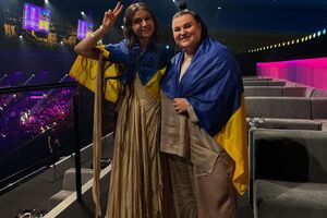 alyona alyona и Jerry Heil: Мы пытались сделать все возможное для того, чтобы как-то напомнить о военнопленных на "Евровидении"