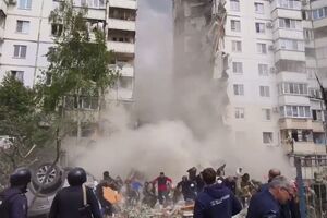 Уламки будинку в російському Бєлгороді обвалилися на рятувальників