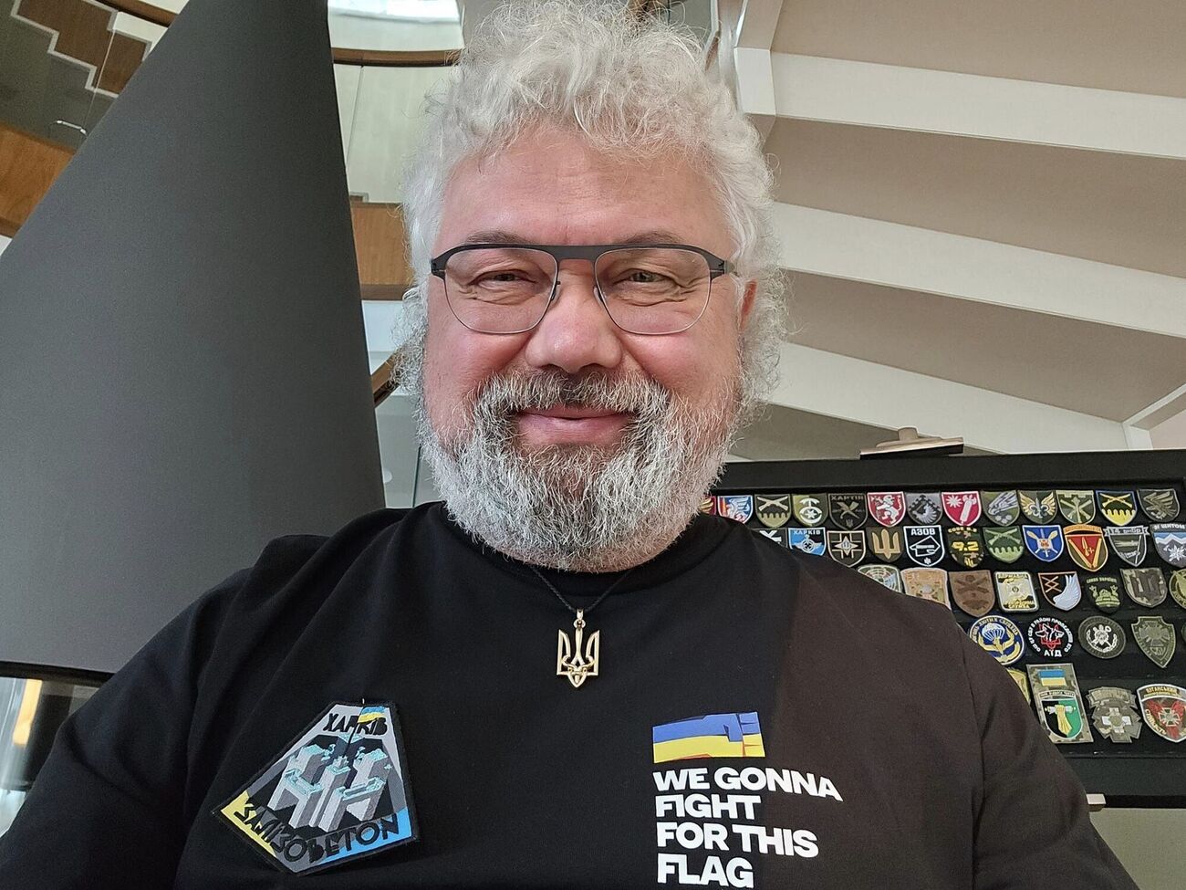 Сапронов: Ця фраза трошки пафосна, але треба любити не себе в Україні, а Україну в собі