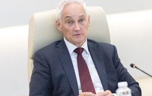 У Белоусова – экономическое высшее образование